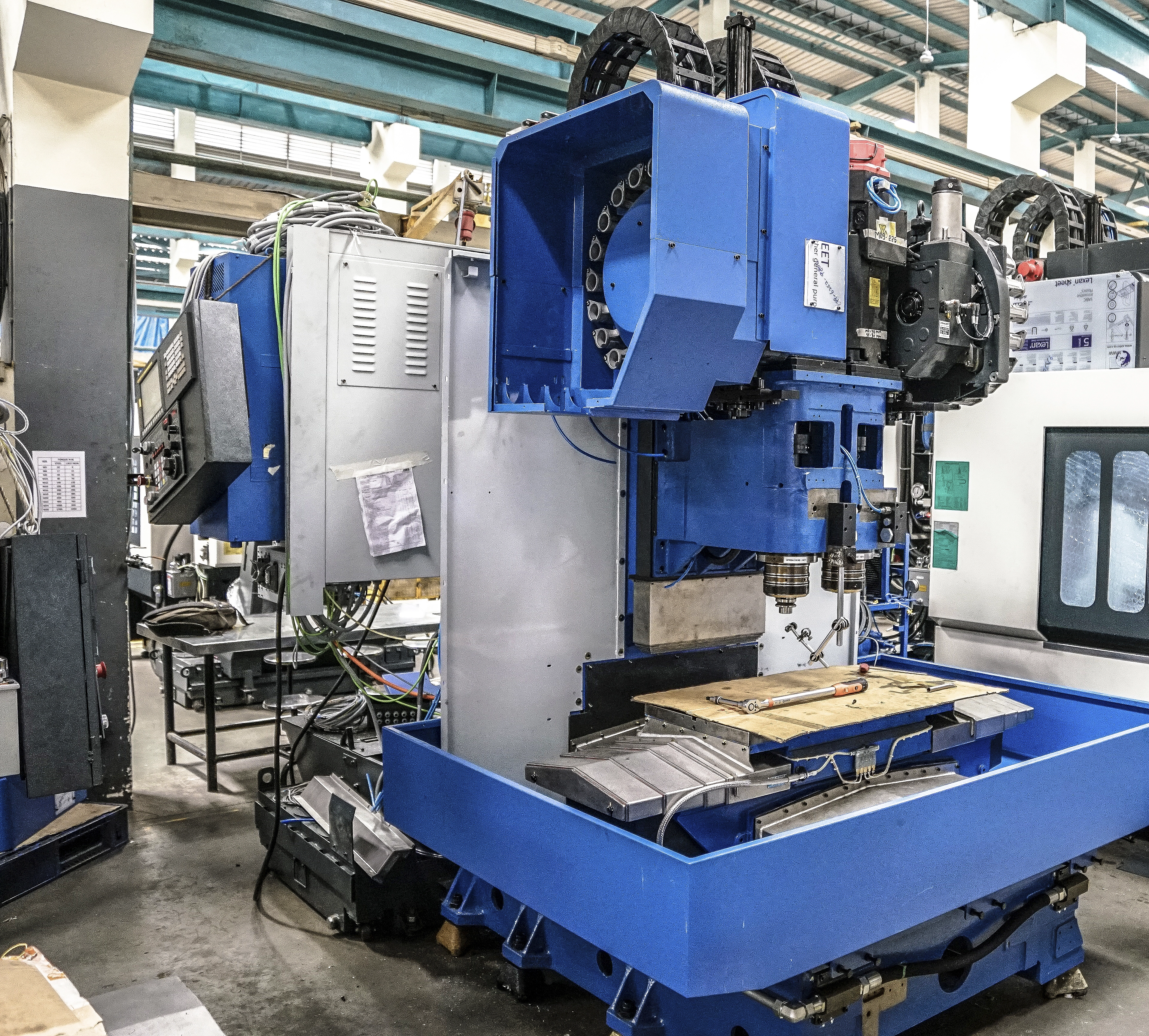 Ağır Texnika və Sənaye Avadanlıqları <span class="text-theme">Sənaye Avadanlıqları.</span>